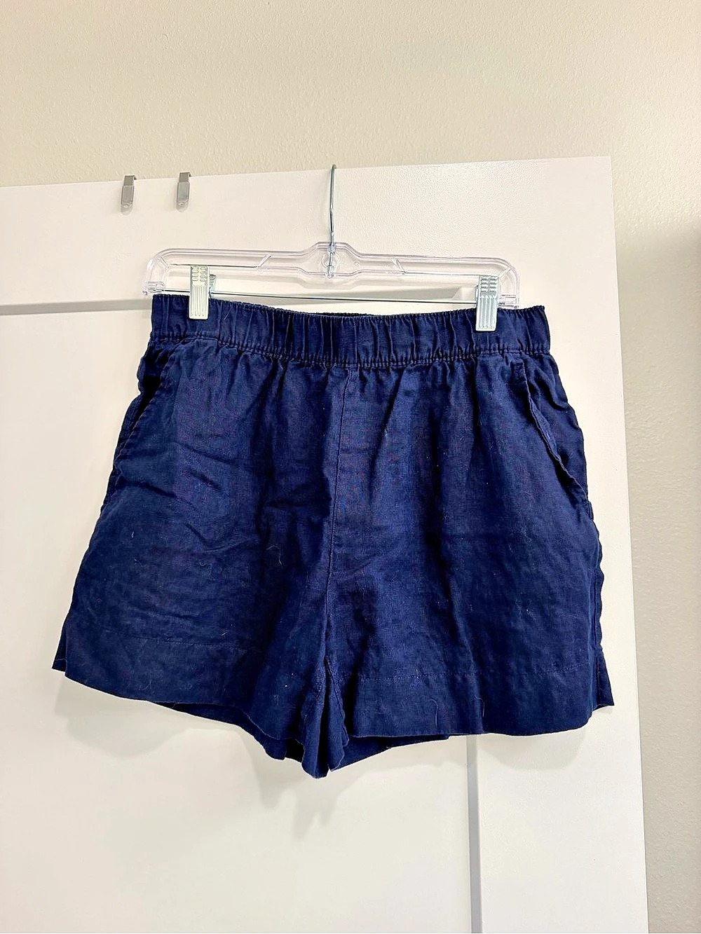 C&C California Solid Linen Pull-On Shorts in Blue Size Medium